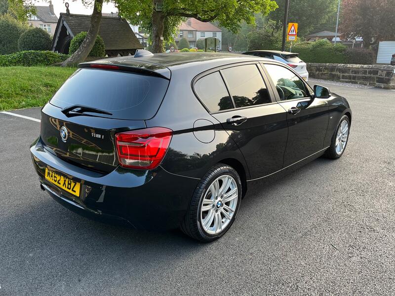 BMW 1 SERIES