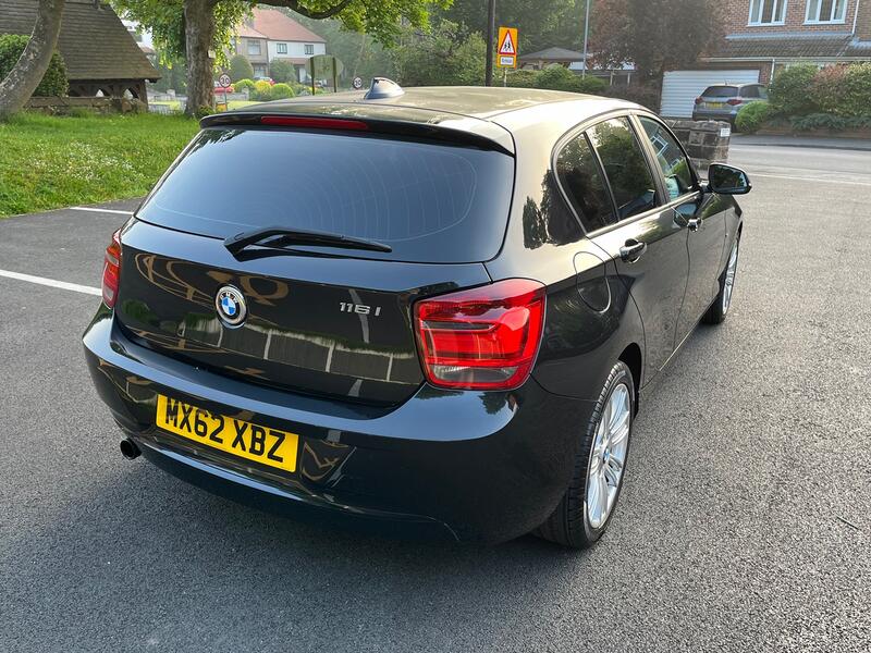 BMW 1 SERIES