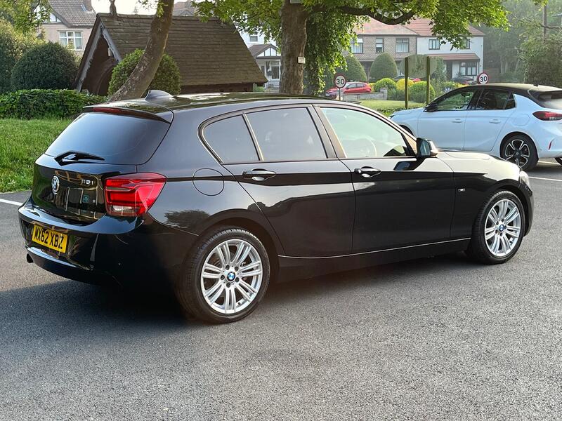 BMW 1 SERIES