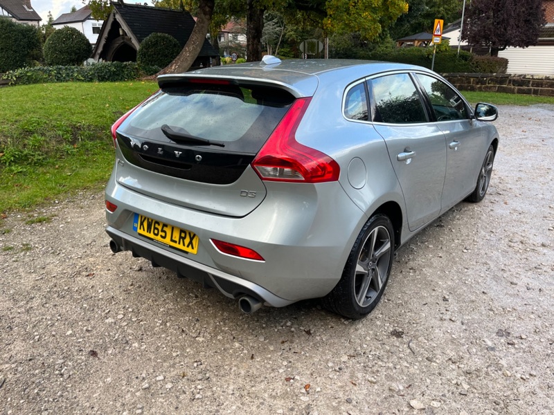 VOLVO V40