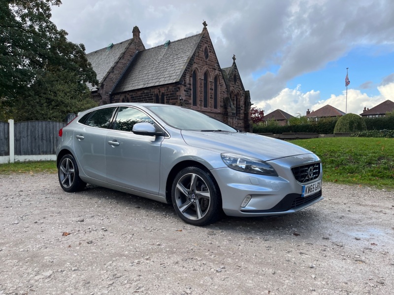 VOLVO V40