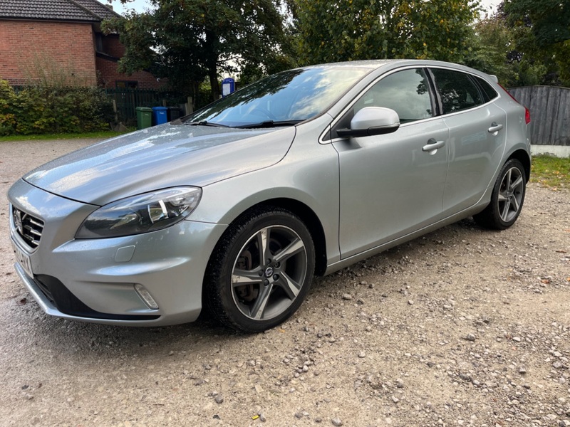 VOLVO V40