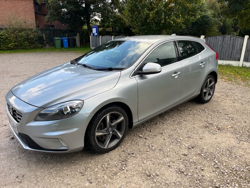 VOLVO V40