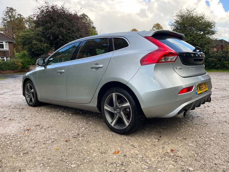 VOLVO V40