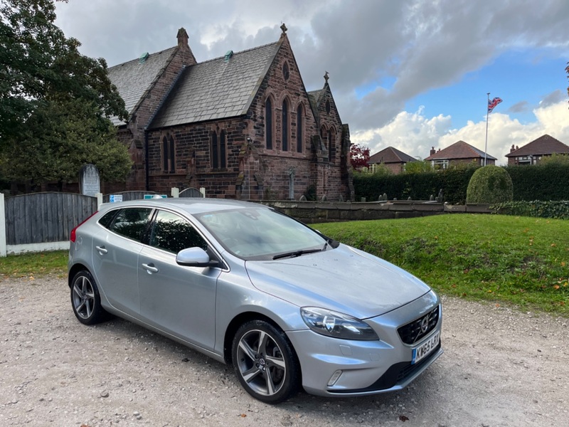 VOLVO V40