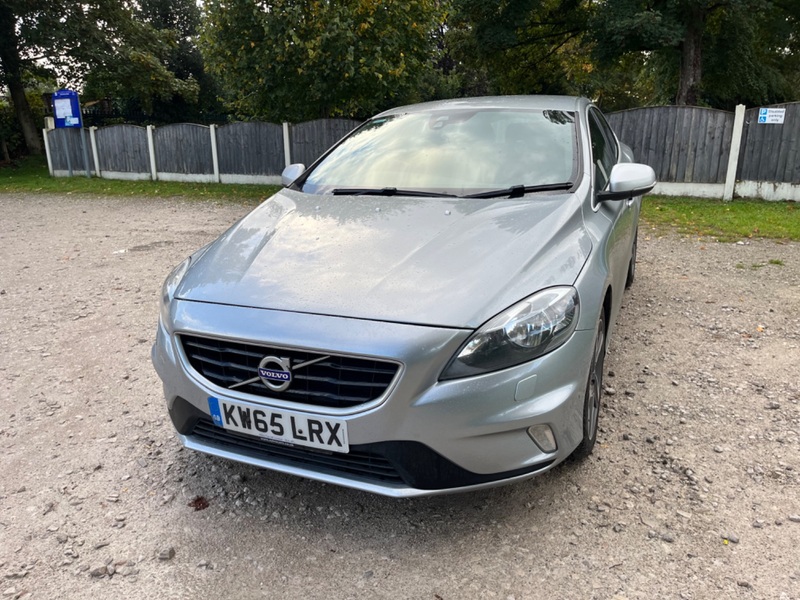 VOLVO V40