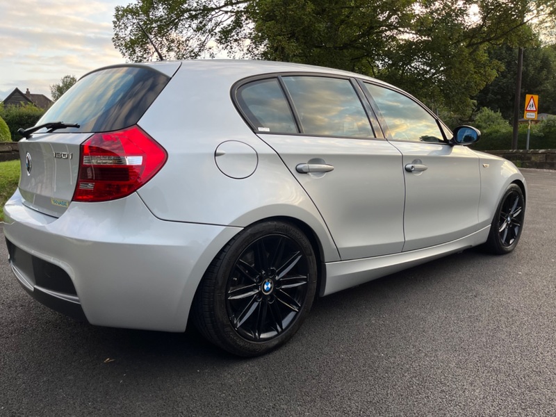 BMW 1 SERIES